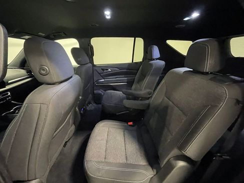 Used 2025 Chevrolet Traverse LT w/ Midnight/Sport Edition AWD/4WD image 19