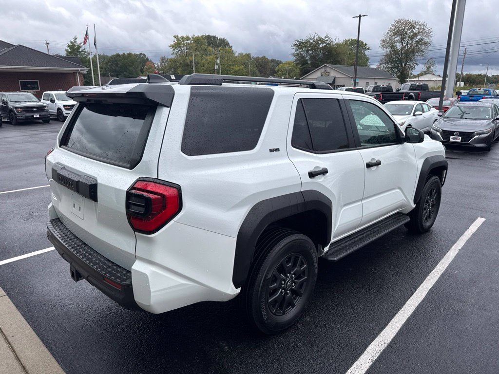 Used 2025 Toyota 4Runner SR5 AWD/4WD image 3
