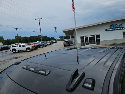 Used 2025 GMC Sierra 2500 AT4 w/ AT4 Premium Plus Package AWD/4WD image 11