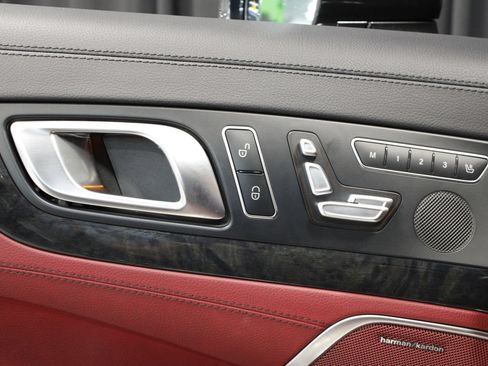 Used 2019 Mercedes-Benz SL 550 image 28