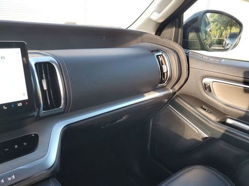 Used 2025 Ford Expedition Max Platinum AWD/4WD image 24