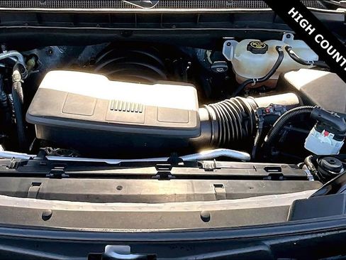 Used 2022 Chevrolet Suburban High Country image 29