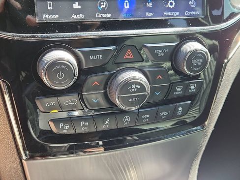 Used 2019 Jeep Grand Cherokee Limited X AWD/4WD image 5
