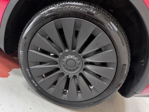 Used 2023 Tesla Model Y Long Range AWD/4WD image 9