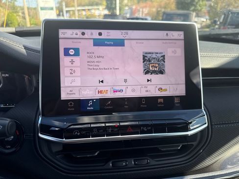 New 2026 Jeep Compass Limited w/ Sun, Sound & Navigation Group image 18