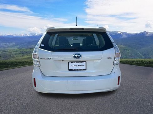 Used 2012 Toyota Prius V Two image 4