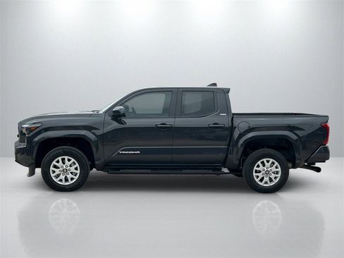 Used 2025 Toyota Tacoma SR5 image 8