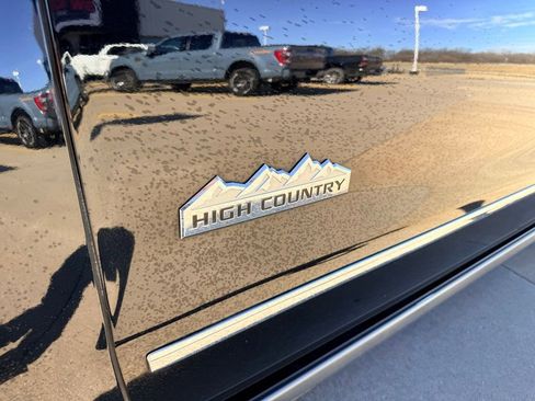 Used 2018 Chevrolet Silverado 1500 High Country image 5