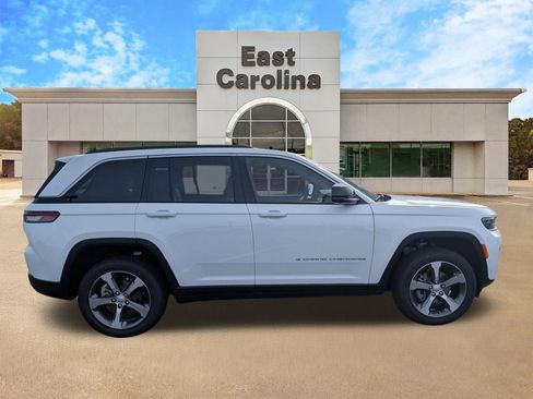 New 2026 Jeep Grand Cherokee Limited AWD/4WD image 2