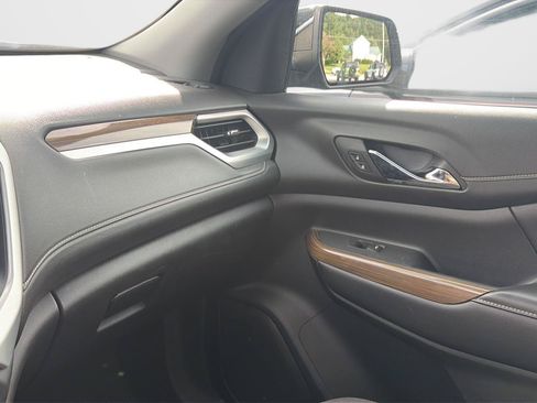 Used 2022 GMC Acadia SLE w/ Driver Convenience Package FWD image 23