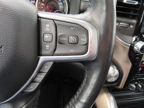 Used 2020 RAM 1500 Laramie AWD/4WD image 22
