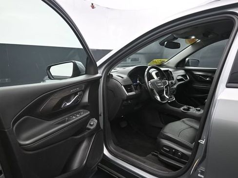 Used 2024 GMC Terrain SLT AWD/4WD image 12