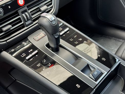 Certified 2026 Porsche Macan AWD/4WD image 26