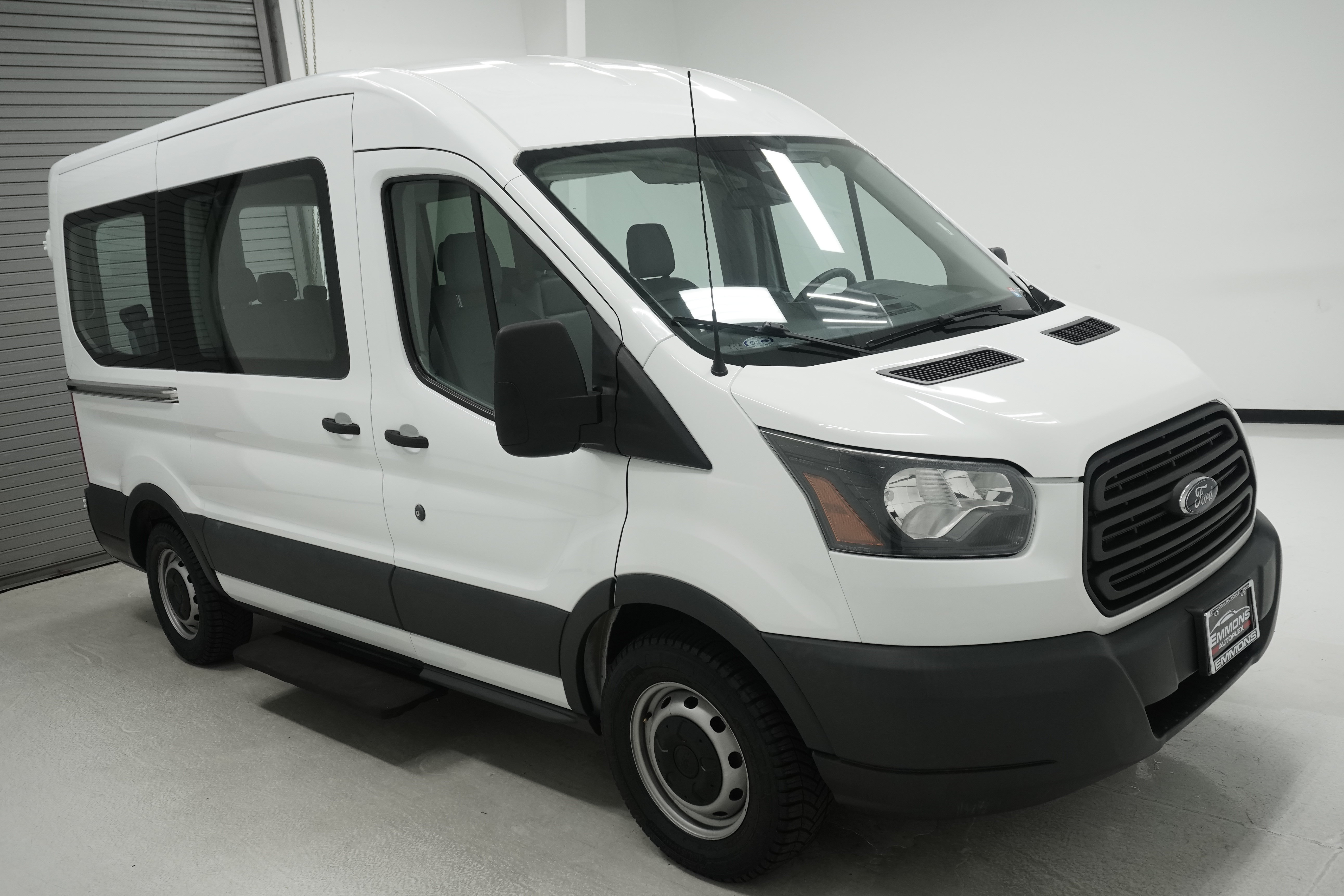 Used 2017 Ford Transit 150 XL RWD image 2