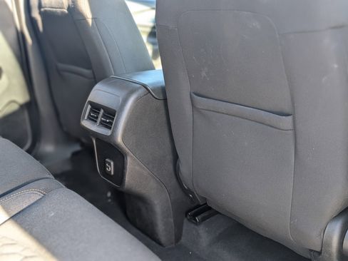 Used 2021 Chevrolet Equinox LT image 37