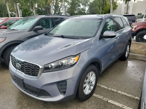Used 2019 Kia Sorento AWD w/ LX Convenience Package image 2
