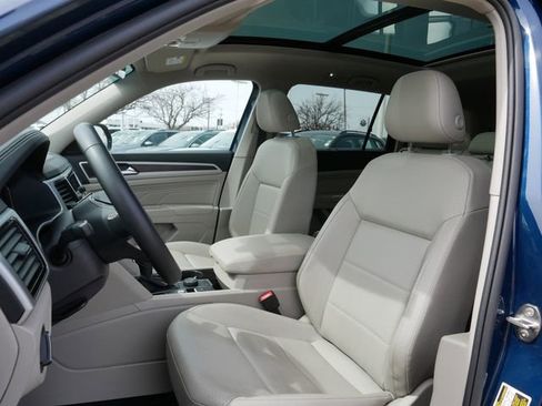 Certified 2023 Volkswagen Atlas SE w/ Panoramic Sunroof Package image 15