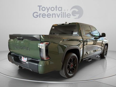 Used 2022 Toyota Tundra SR5 w/ SR5 Premium Package AWD/4WD image 6