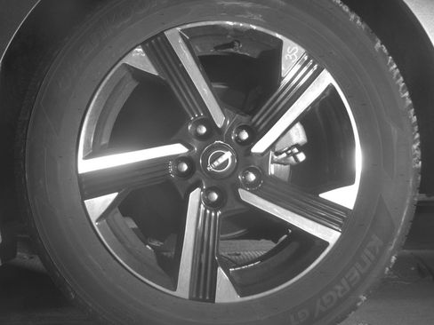 Used 2025 Nissan Sentra SV FWD image 14