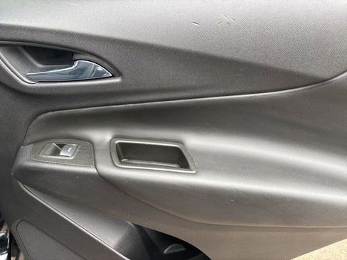 Used 2022 Chevrolet Equinox LT image 39