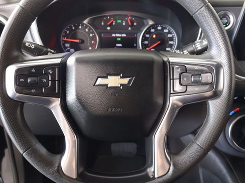 Used 2025 Chevrolet Blazer LT FWD image 3