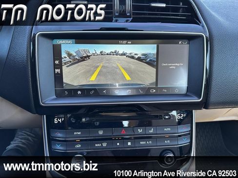 Used 2017 Jaguar XE Prestige image 9