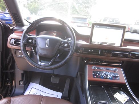 Used 2020 Lincoln Aviator Reserve w/ Elements Package Plus AWD/4WD image 14