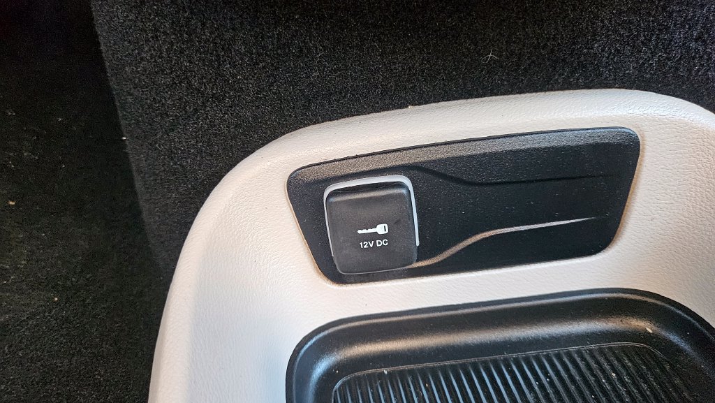 Used 2023 Chrysler Voyager LX FWD image 40