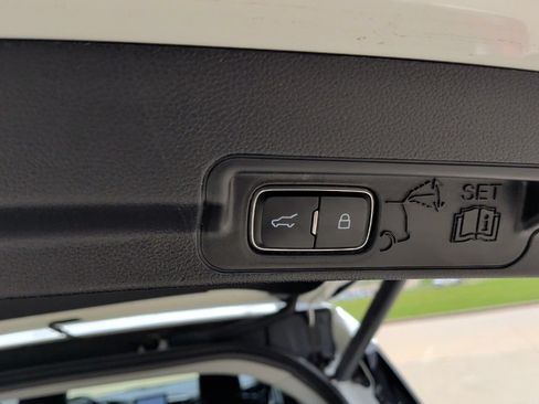 Used 2021 Ford Explorer XLT w/ Equipment Group 202A RWD image 44
