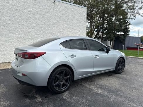Used 2018 MAZDA MAZDA3 Grand Touring w/ Premium Equipment Package FWD image 5
