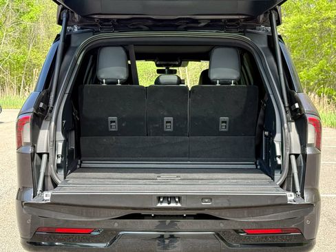 Used 2025 Lincoln Navigator Reserve w/ Jet Appearance Package AWD/4WD image 13