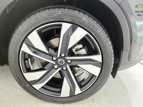 Used 2024 Volvo XC40 B5 Plus w/ Protection Package Premier AWD/4WD image 75