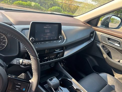 Used 2021 Nissan Rogue SV w/ Premium Package AWD/4WD image 10
