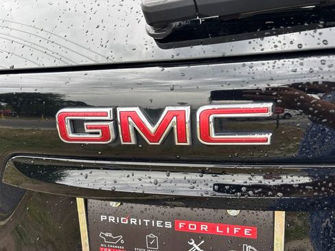 Used 2023 GMC Terrain SLT w/ Elevation Edition FWD image 27
