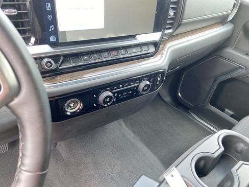 Used 2024 Chevrolet Silverado 1500 LT AWD/4WD image 38