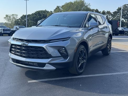 New 2025 Chevrolet Blazer LT w/ Driver Confidence Package image 2