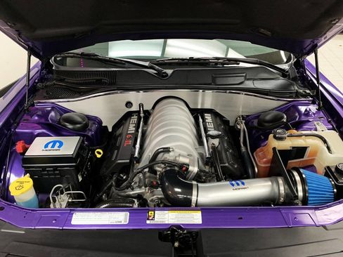 Used 2010 Dodge Challenger SRT8 w/ SRT Option Group II image 9