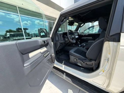 Used 2026 Ford Bronco 2-Door w/ Sasquatch Package AWD/4WD image 8