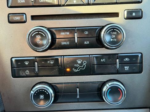 Used 2010 Ford Mustang Convertible image 25