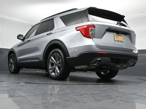 Certified 2021 Ford Explorer XLT w/ Equipment Group 202A AWD/4WD image 35