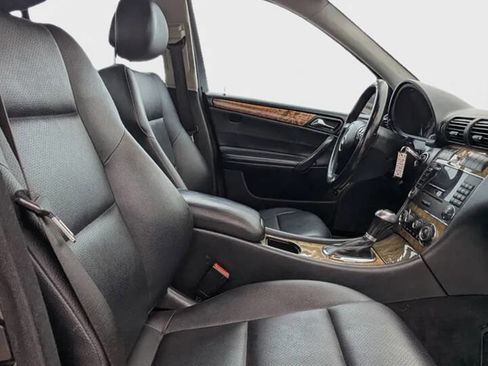 Used 2007 Mercedes-Benz C 230 Sedan image 11