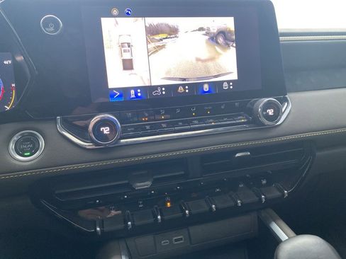 Used 2024 Chevrolet Colorado ZR2 w/ ZR2 Convenience Package III image 18