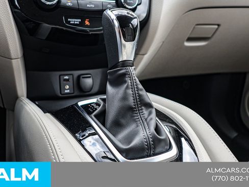 Used 2018 Nissan Rogue Sport SL image 35