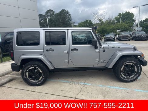 Used 2014 Jeep Wrangler Unlimited Sahara AWD/4WD image 3