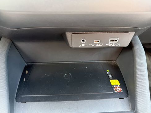 Certified 2025 Subaru Forester Premium AWD/4WD image 33