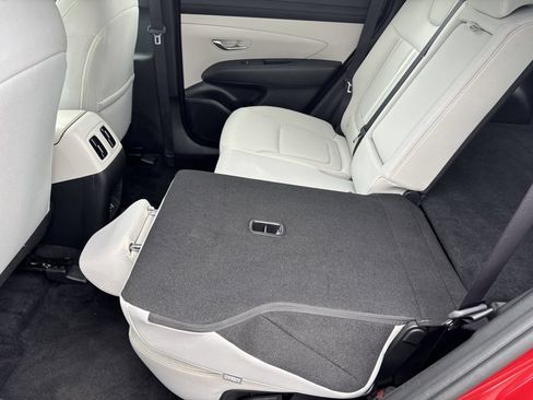 Used 2025 Hyundai Tucson SEL AWD/4WD image 24