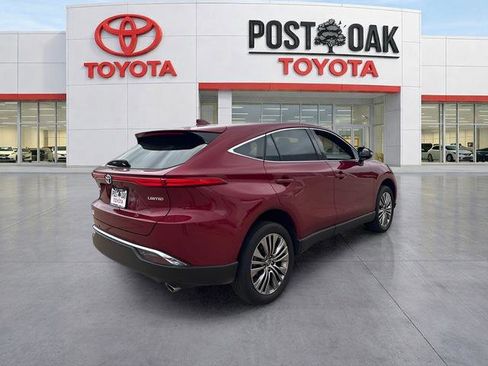 Used 2024 Toyota Venza Limited AWD/4WD image 8