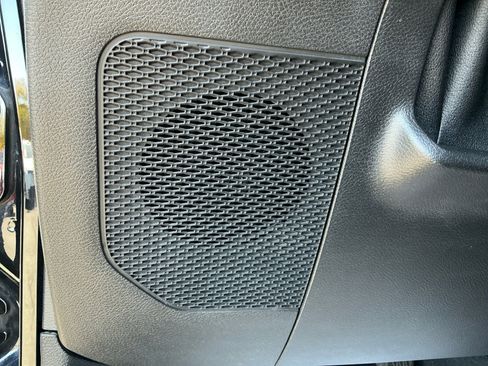 Used 2018 Jeep Wrangler Unlimited Sahara image 27