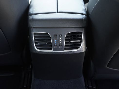 Used 2016 Hyundai Genesis 3.8 RWD image 29