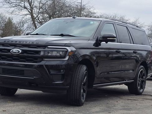 Used 2022 Ford Expedition Max Limited image 13